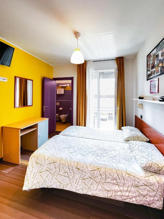 Hotel Morfeo - Young People Hotels (Adults Only) Ріміні Екстер'єр фото
